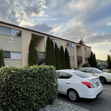 Shared Space With Private Room In Beautiful Lakefront Apartment Federal Way Eksteriør billede