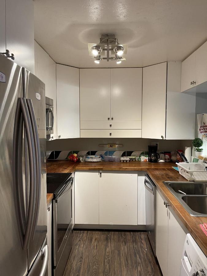 Shared Space With Private Room In Beautiful Lakefront Apartment Federal Way Eksteriør billede